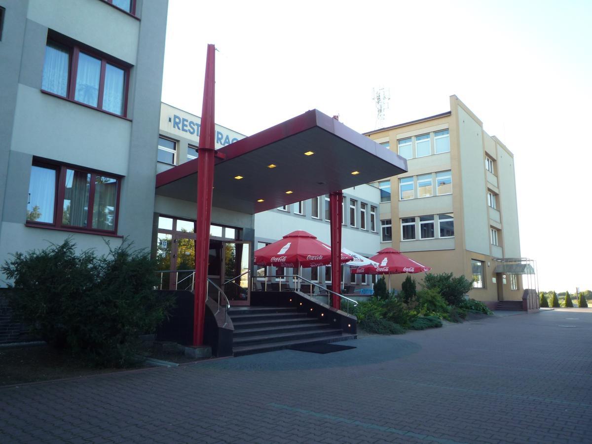 Carina Hotel Tczew Exterior foto